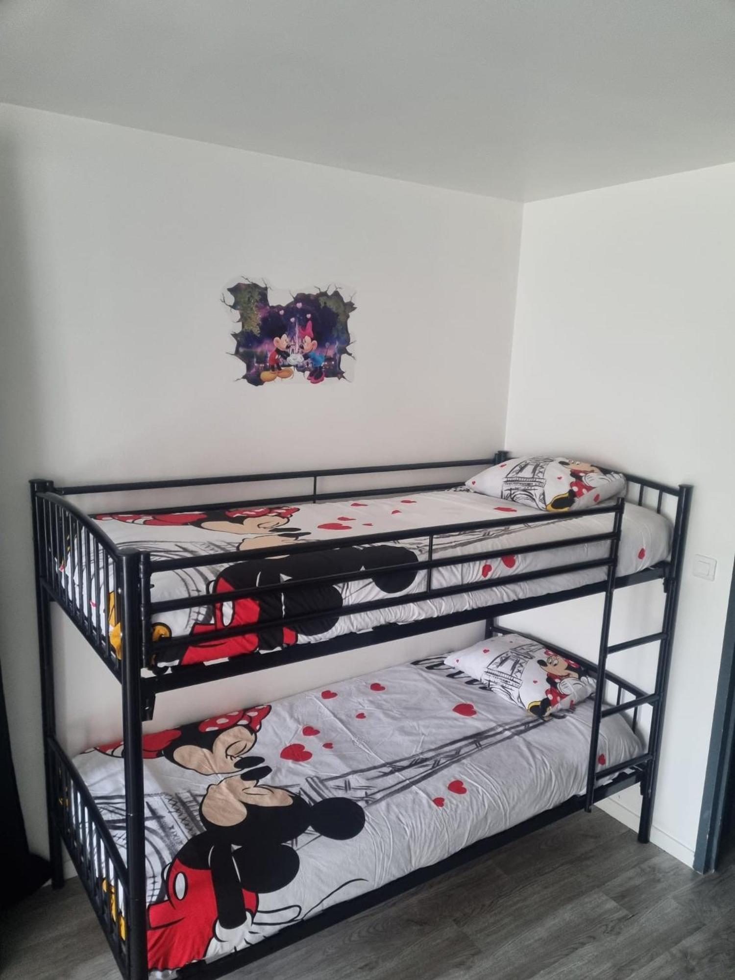 Studio A 2 Pas De Disneyland Esbly ภายนอก รูปภาพ